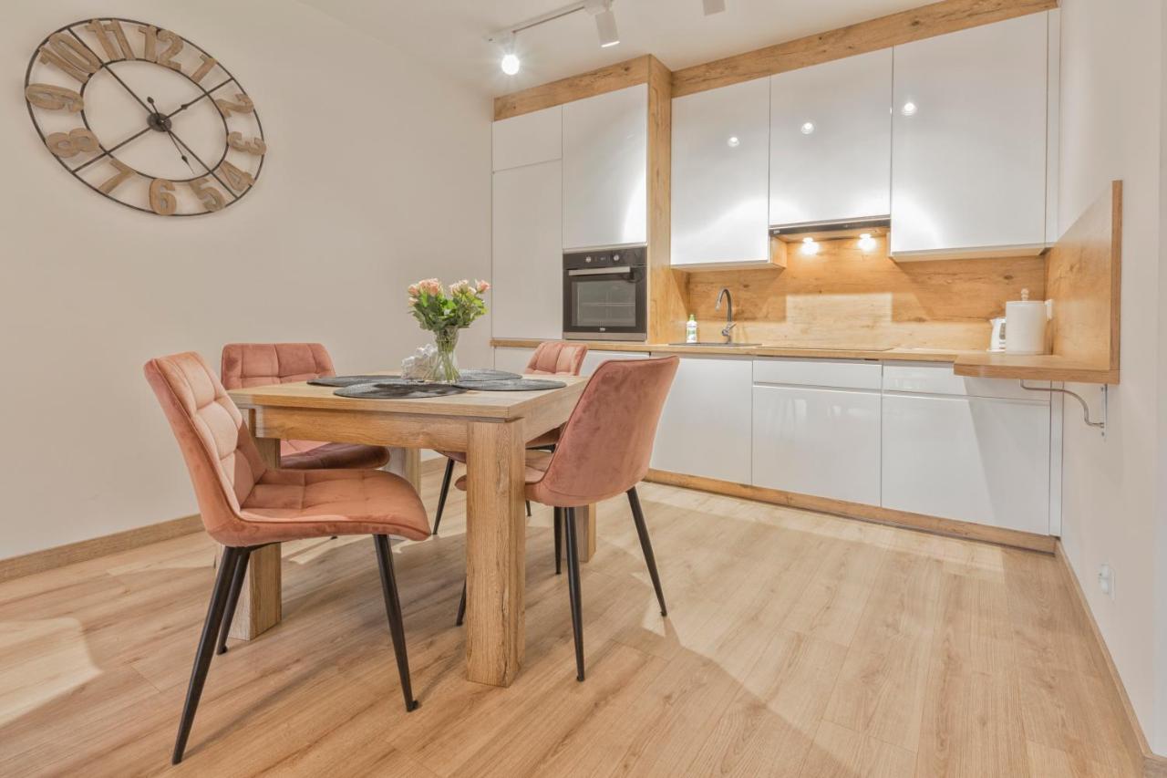 Apartament Przy Jeziorze Nr 2 ออลชติน ภายนอก รูปภาพ